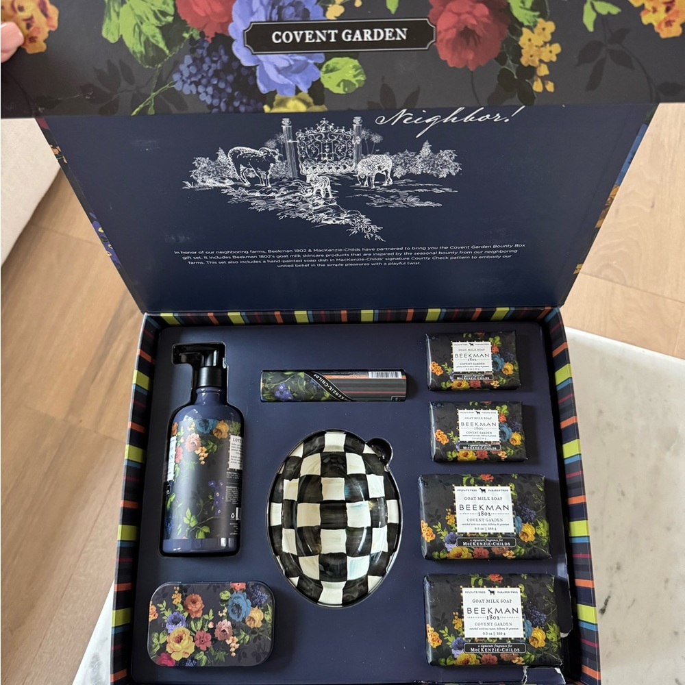 MacKenzie-Childs Covent Garden Bath Set - Black, Blue, Red, Yellow